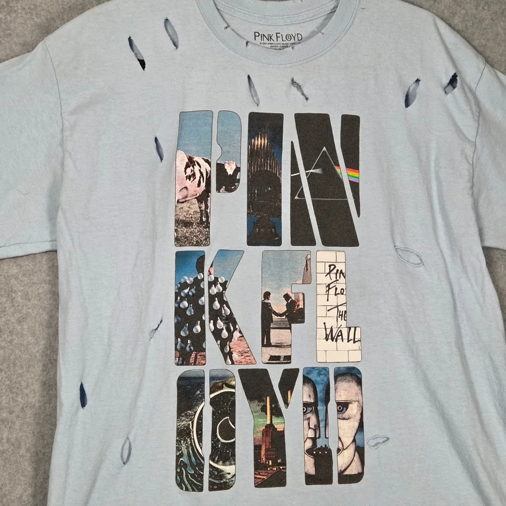Pink Floyd Adult‎ Medium Destroyed Graphic T-Shirt Light Blue Spell Out Buckle